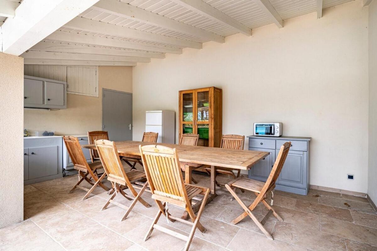 La Villa Moursoise 4 Etoiles Екстер'єр фото