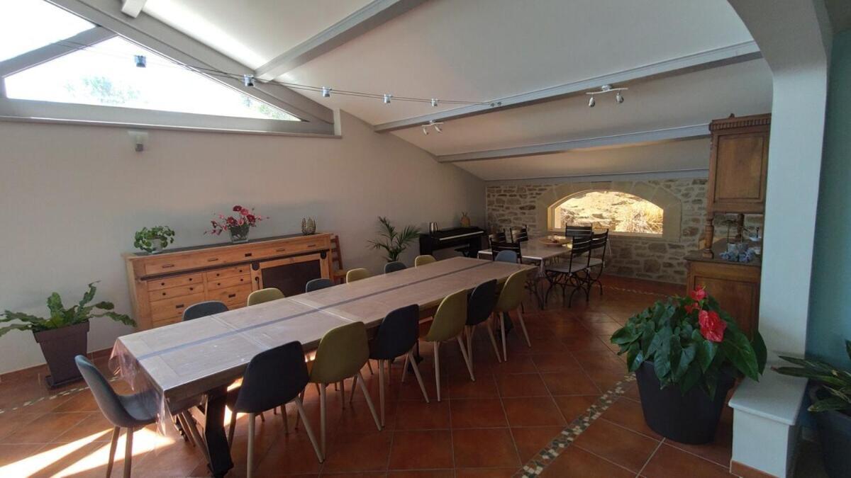 La Villa Moursoise 4 Etoiles Екстер'єр фото
