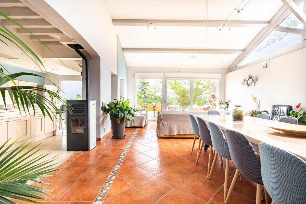 La Villa Moursoise 4 Etoiles Екстер'єр фото