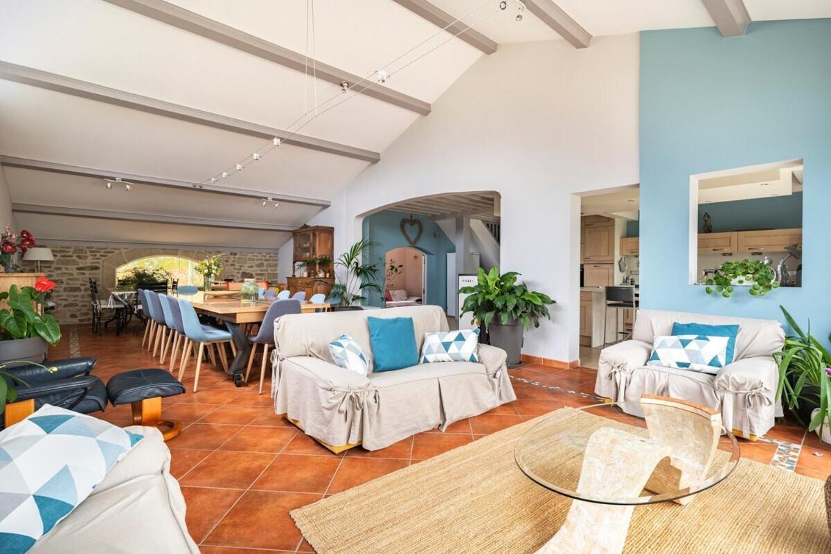 La Villa Moursoise 4 Etoiles Екстер'єр фото
